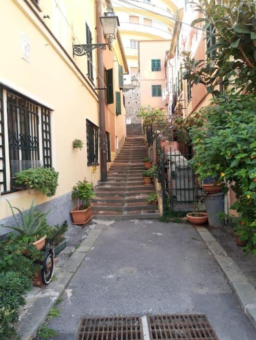 Pisi Home, 2 Min Dalla Spiaggia E Dall' Ospedale Gaslini Genua Exterior foto
