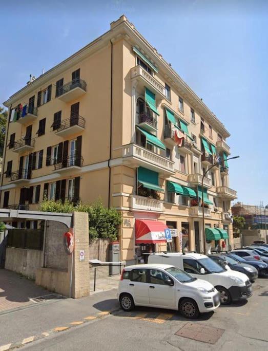 Pisi Home, 2 Min Dalla Spiaggia E Dall' Ospedale Gaslini Genua Exterior foto