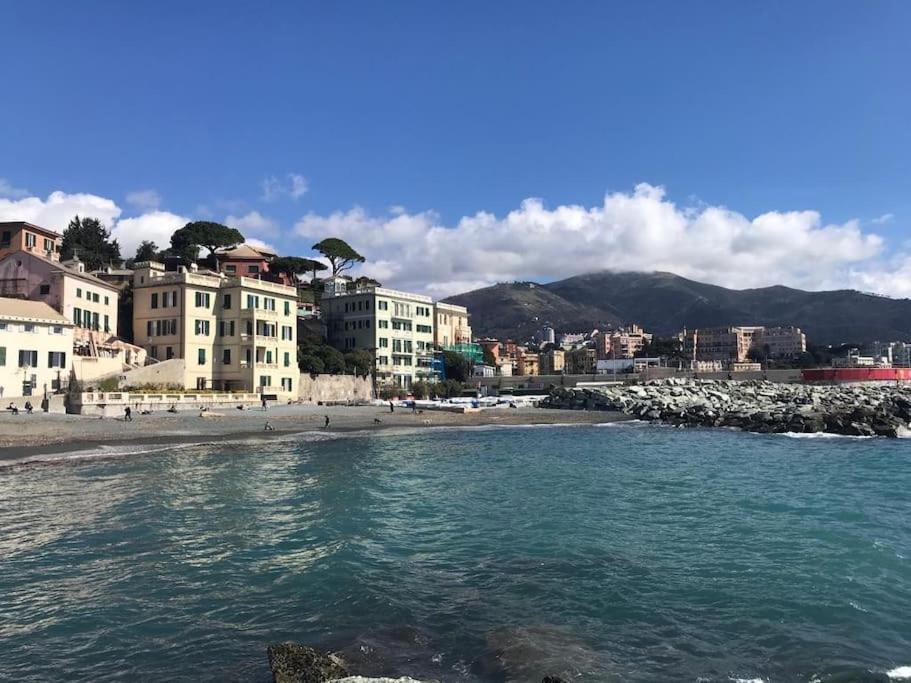 Pisi Home, 2 Min Dalla Spiaggia E Dall' Ospedale Gaslini Genua Exterior foto
