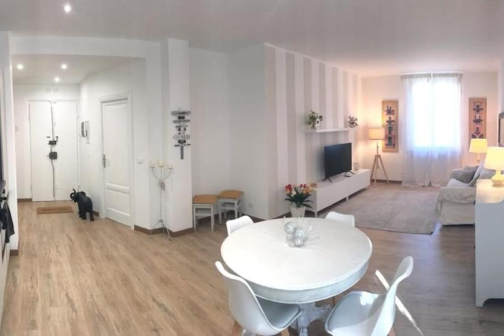 Pisi Home, 2 Min Dalla Spiaggia E Dall' Ospedale Gaslini Genua Exterior foto